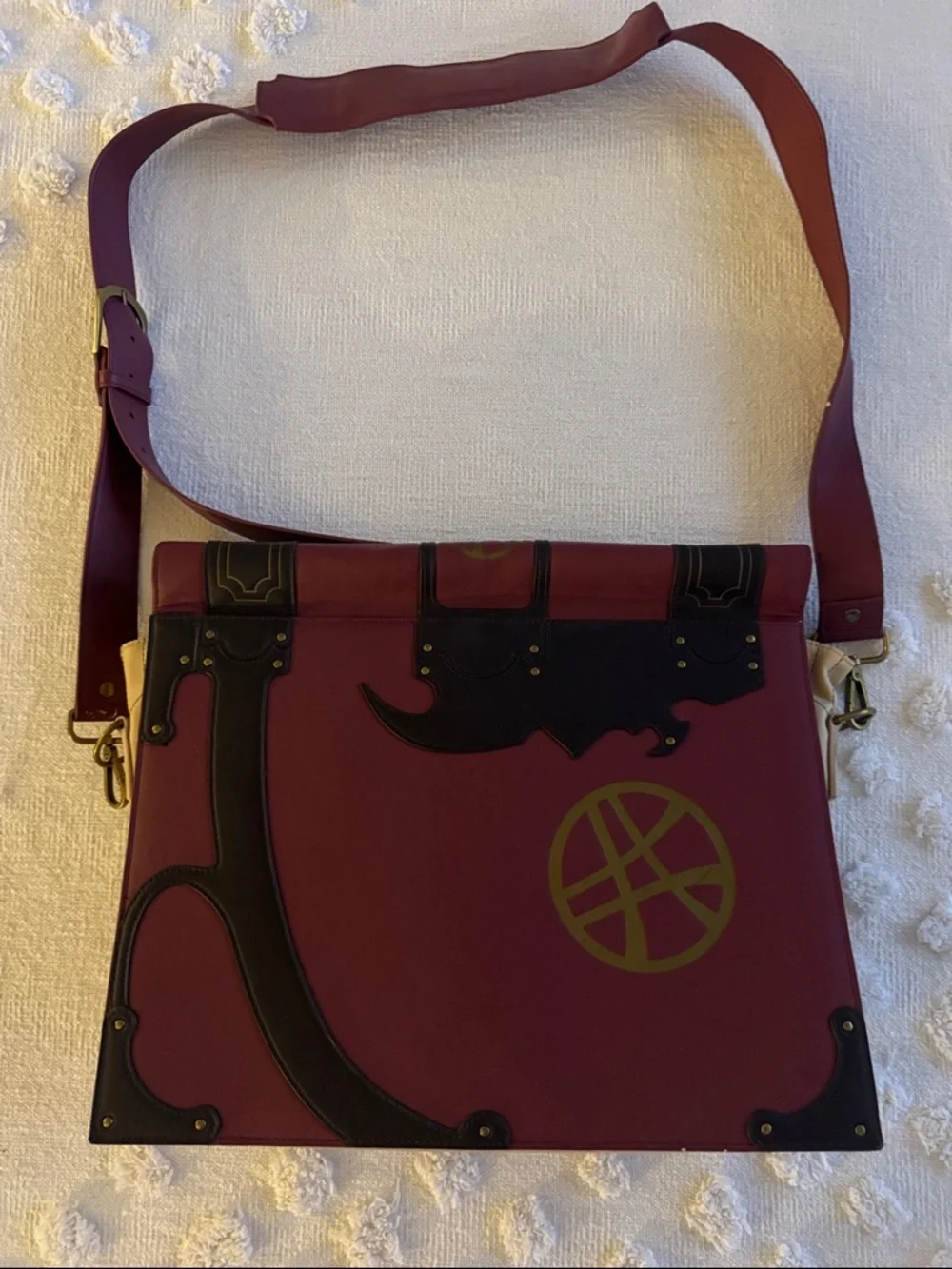 NWOT-Thinkgeek Marvel Doctor Strange Book of Vishanti Messenger Bag with Strap